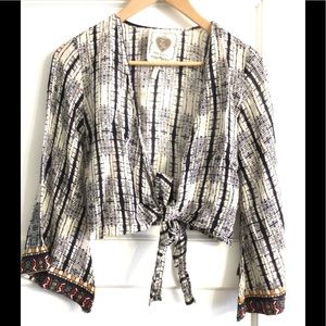 Z&L Bell Sleeve Front Tie Halter Boho Top Sz. S